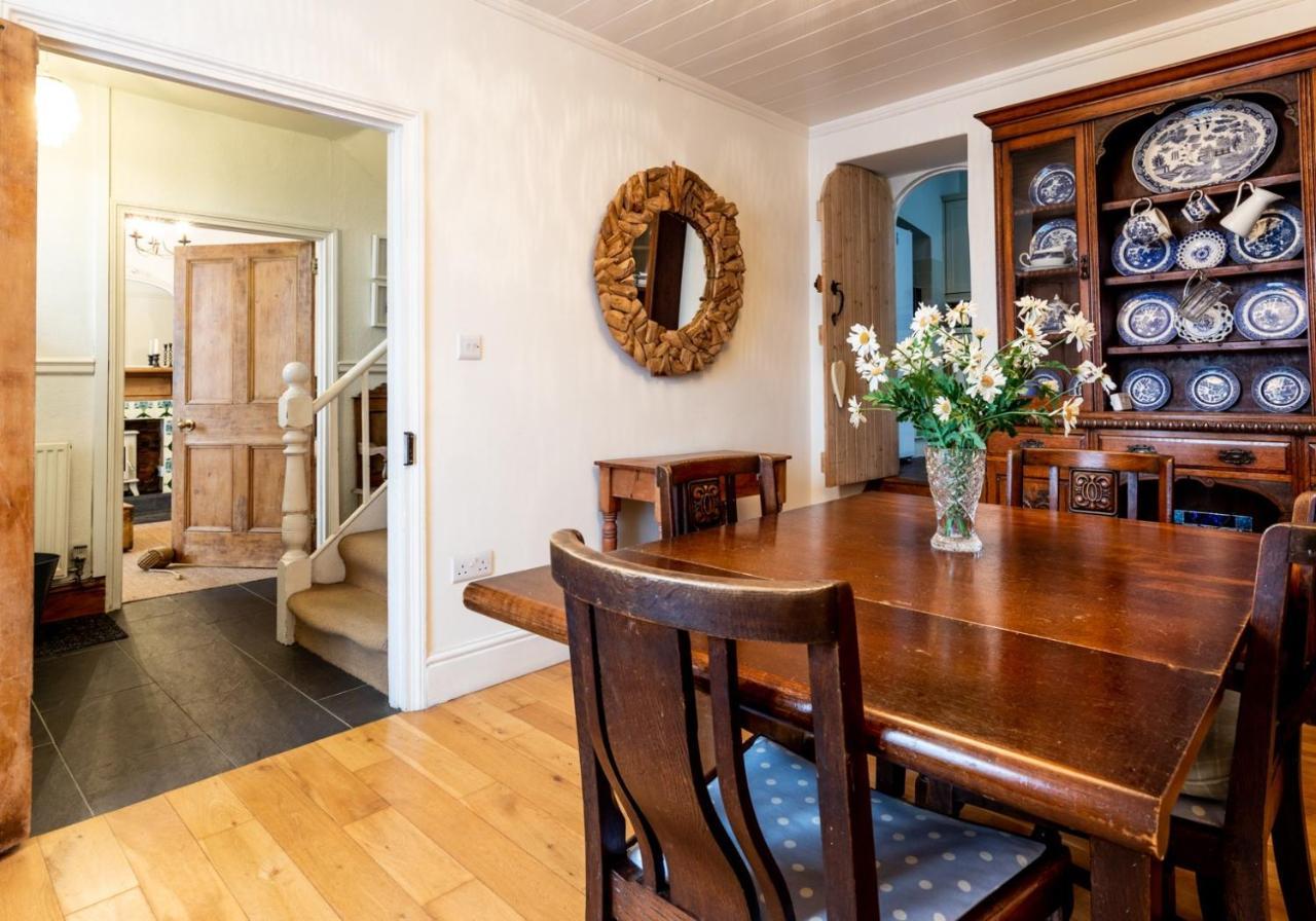 Y Llusernau Holiday home